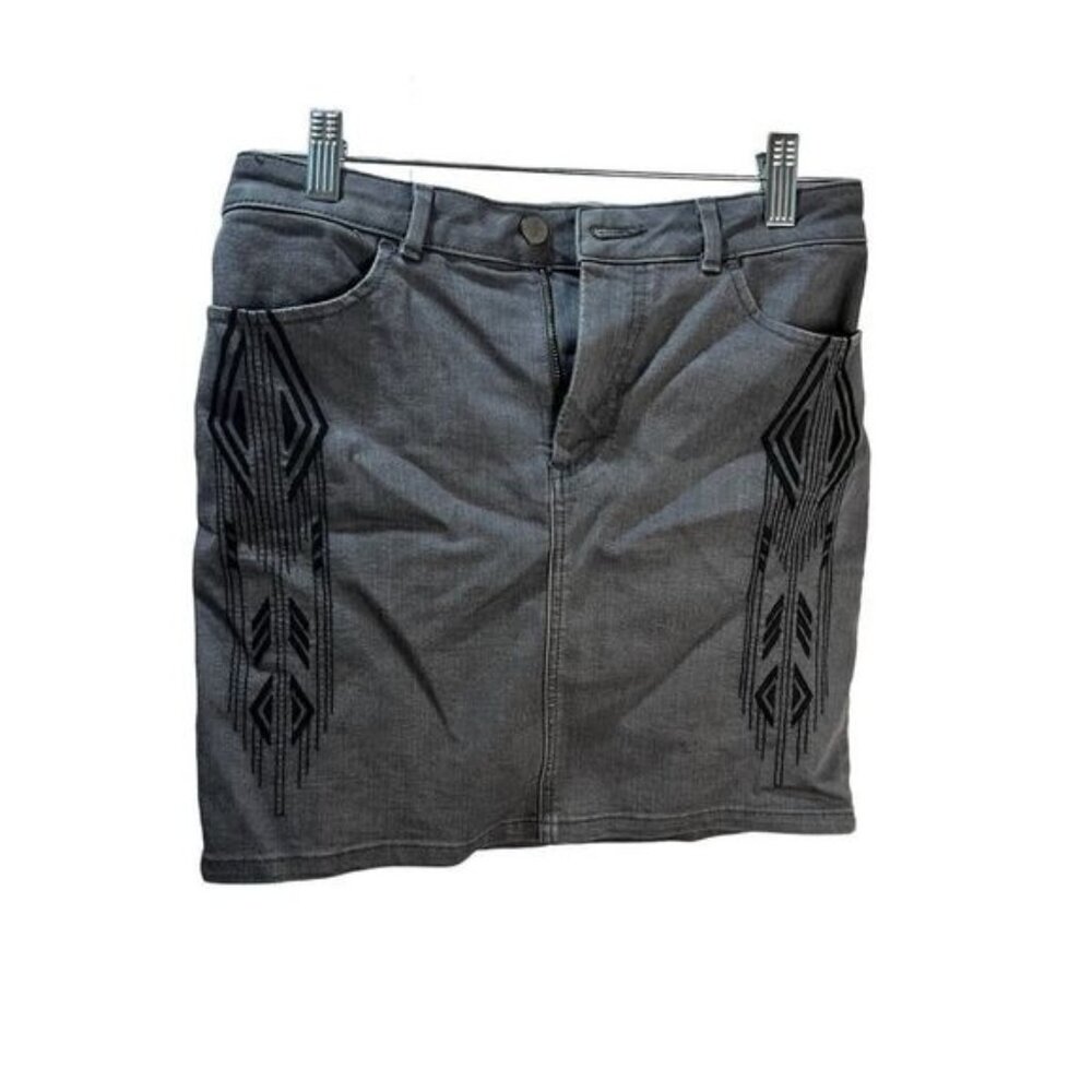 Gray Denim‎ Skirt with Embroidery Stretchy Size 6 NWOT